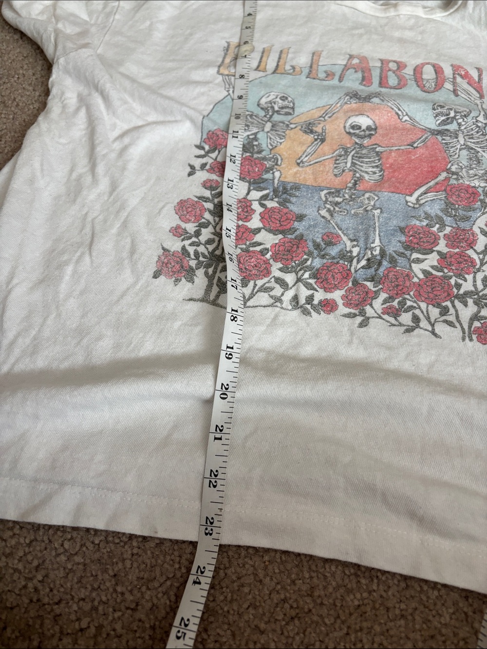 Billabong White Short Sleeve Tee with Skeleton & Rose Graphic size XS - Picture 4 of 5